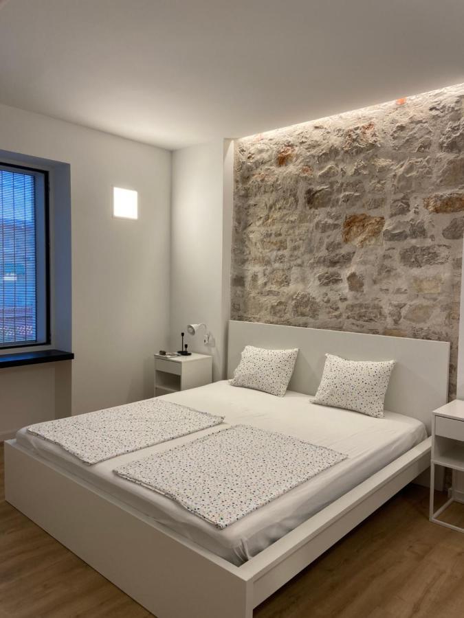 Sobe “Zavjetrina” Apartment Murter Bagian luar foto